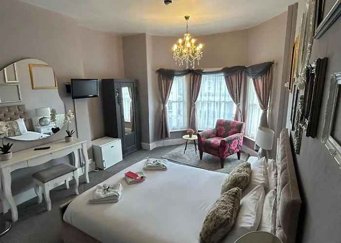 The Lyndhurst Guest House
