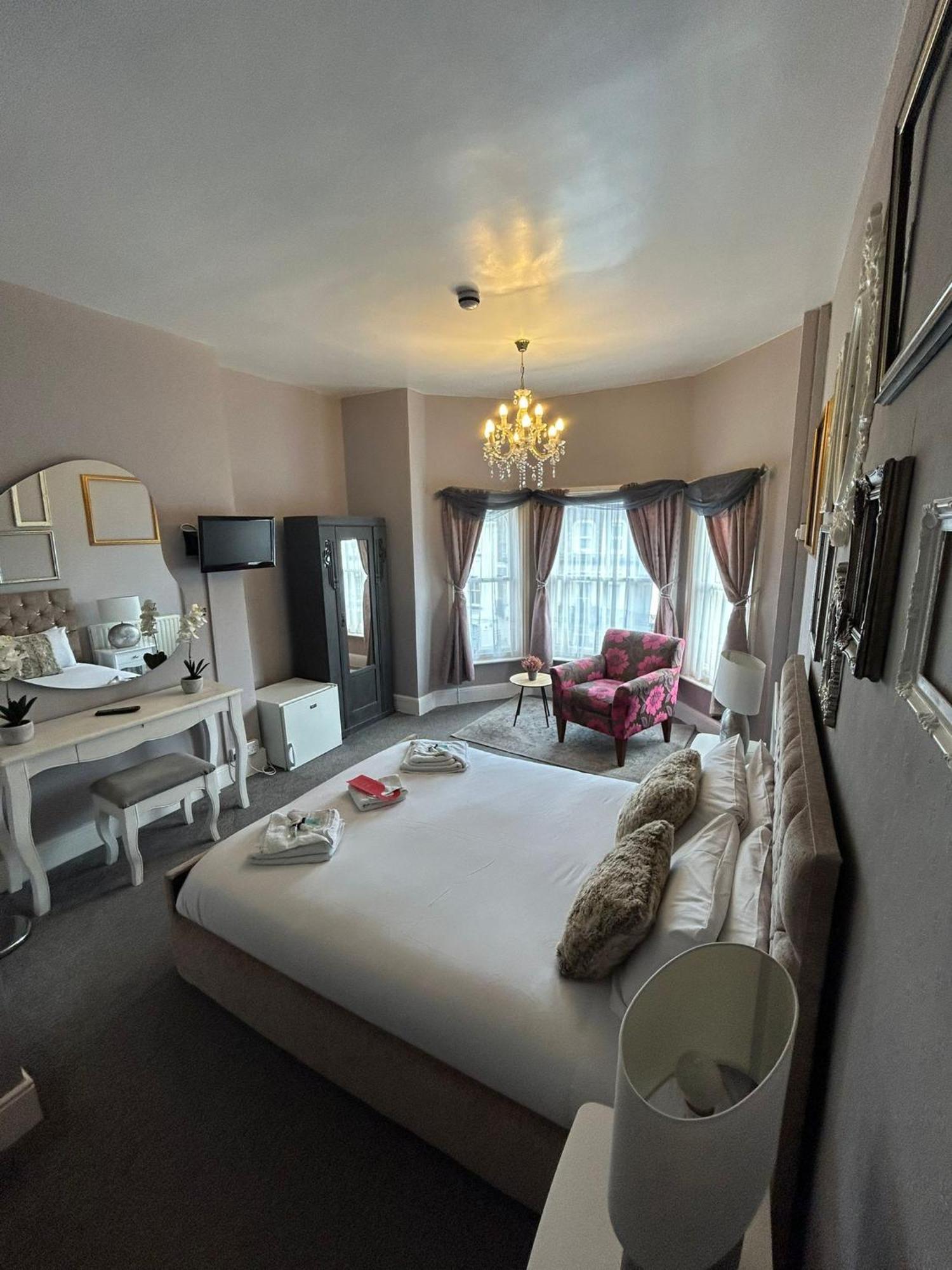 The Lyndhurst 3* Грейт-Ярмут